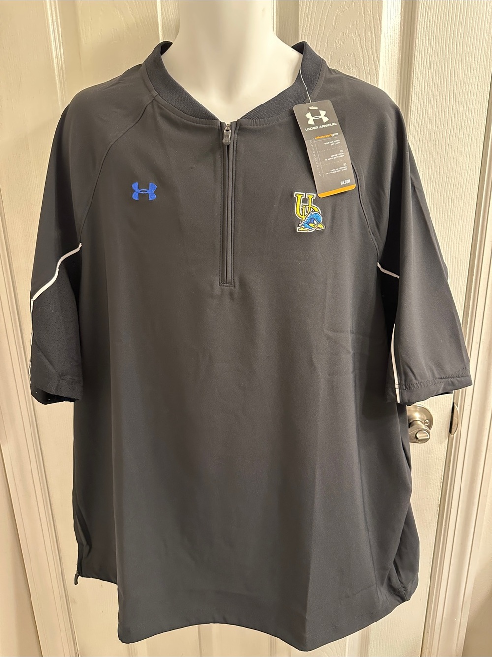 UNDER ARMOUR University of Delaware Men’s Short Sleeve 1/2 Zip Pullover Sz 2XL